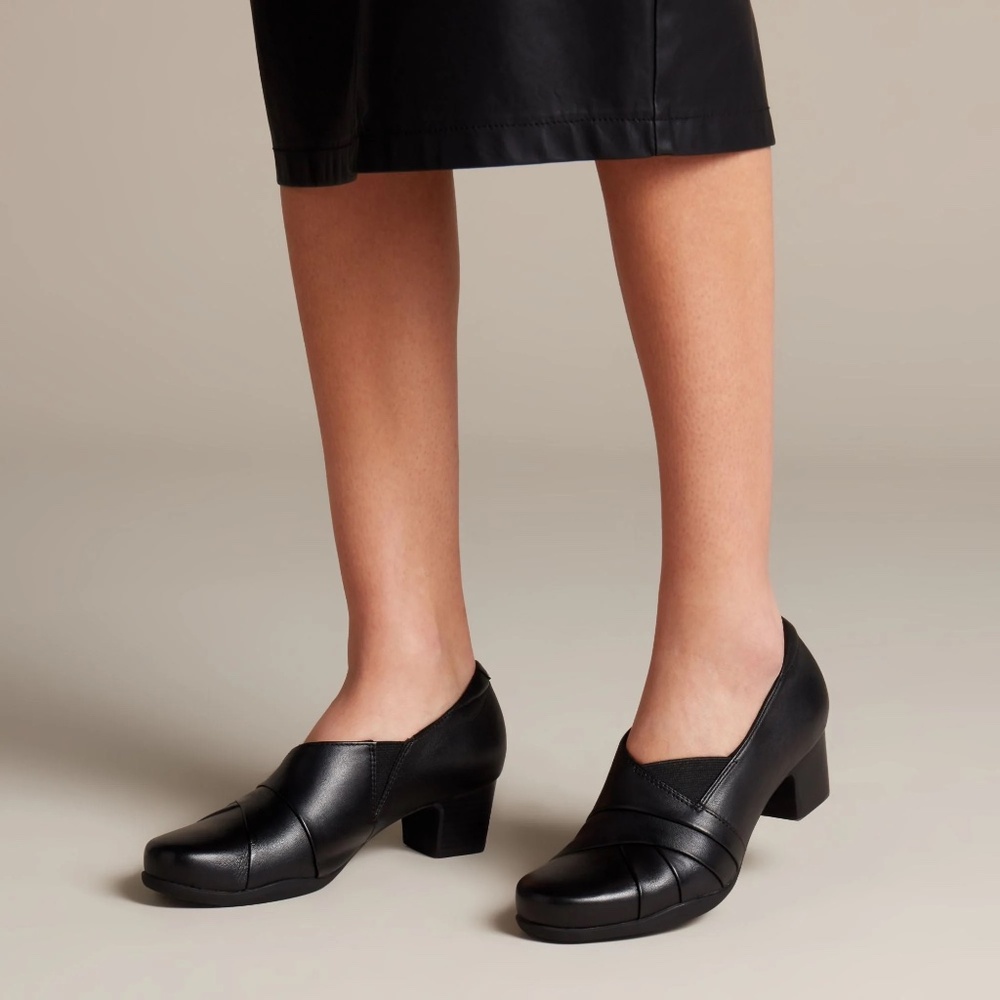 ✨ Clarks Women’s Rosalyn Adele Leather Heel – NEW (No Box) ✨